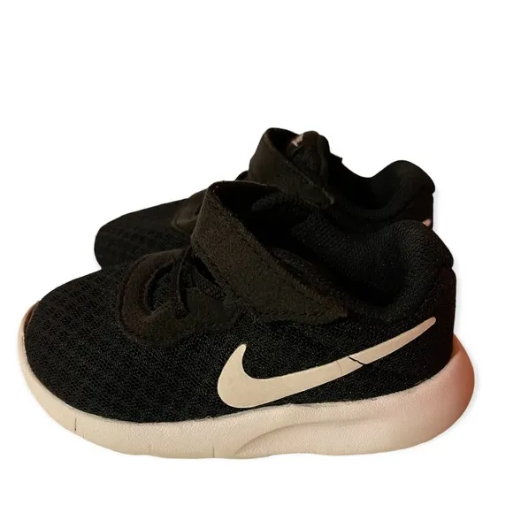 Nike and Vans old school toddlers shoes Sz 6 black and white