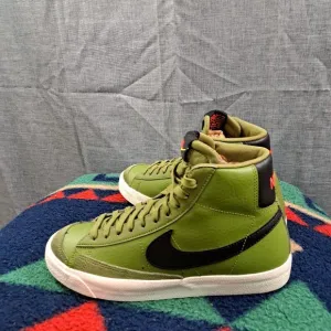 Nike Blazer Mid 77 Shoes 7y Asparagus Green Black Crimson DH1017-300