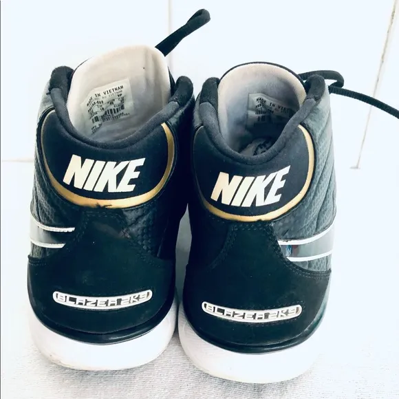 NIKE BLAZERS MENS BLACK BASKETBALL SIZE 11