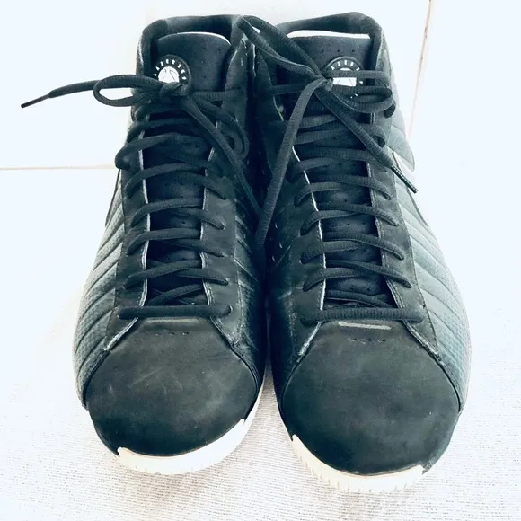 NIKE BLAZERS MENS BLACK BASKETBALL SIZE 11