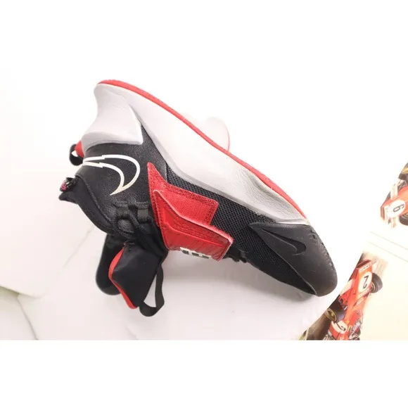 Nike Boys Future Court 3 CT2866-008 Black Red White Basketl Youth Shoes size 5Y