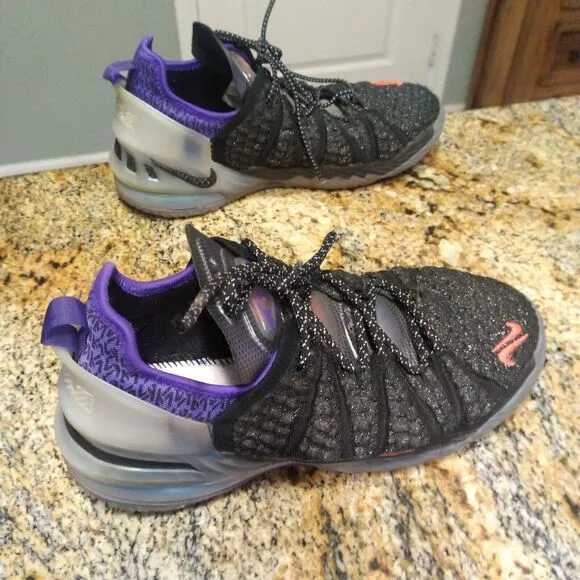 Nike Boys Lebron 18 NRG CT4677-001 Black Basketball Shoes Sneakers Size 5.5Y