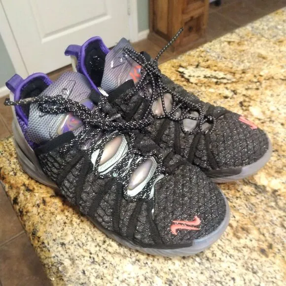 Nike Boys Lebron 18 NRG CT4677-001 Black Basketball Shoes Sneakers Size 5.5Y