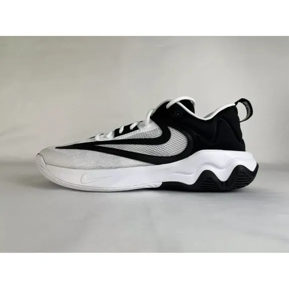 Nike Giannis Immortality 3 Shoes Mens Size 9 White Black Basketball  DZ7533-100
