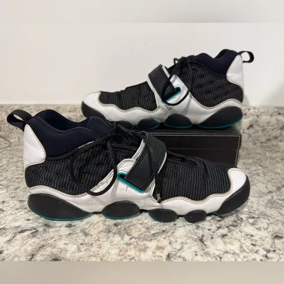 Nike Jordan Black Cat Basketball Shoes AR0772-003 Black Turbo Green Size 9