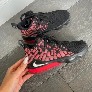 Nike kids lebron 17 worn once. Red and black. 12c