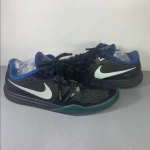 Nike Kobe Mentality Dominate Basketball Black Blue Shoes 705387-005 size 7Y