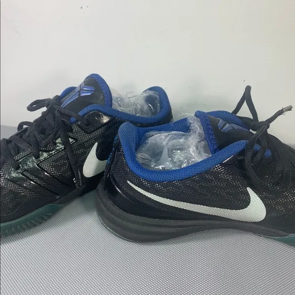 Nike Kobe Mentality Dominate Basketball Black Blue Shoes 705387-005 size 7Y