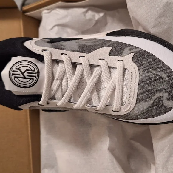 Nike Kyrie 6 Basketball Shoes Box