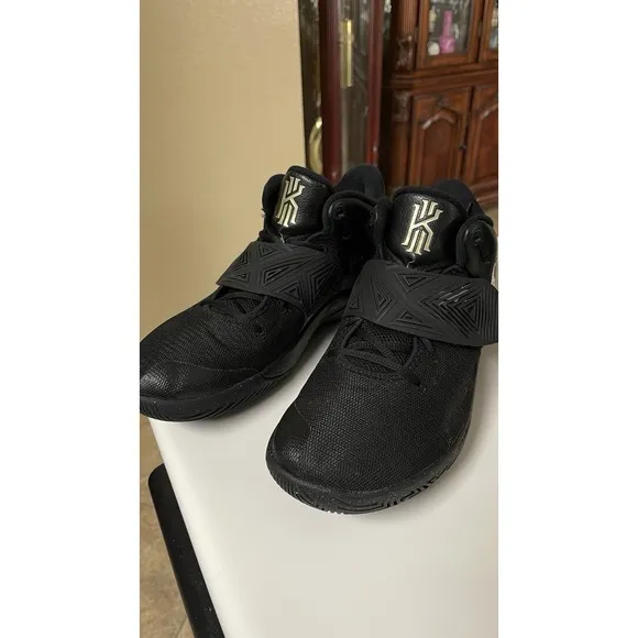 Nike Kyrie Flytrap 3 Kyrie Irving Basketball Shoes Men's Size 12 Black Gold