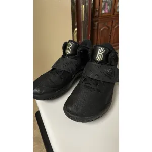 Nike Kyrie Flytrap 3 Kyrie Irving Basketball Shoes Men's Size 12 Black Gold