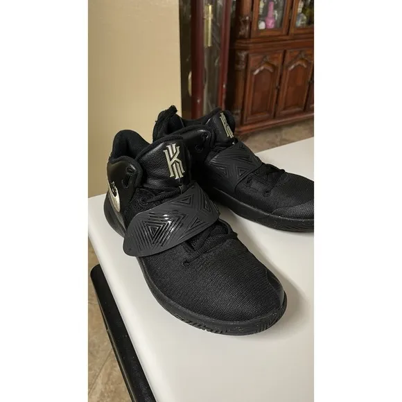 Nike Kyrie Flytrap 3 Kyrie Irving Basketball Shoes Men's Size 12 Black Gold