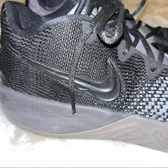 Nike Kyrie Flytrap Black Shoes, size 11