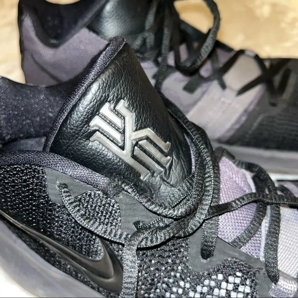 Nike Kyrie Flytrap Black Shoes, size 11