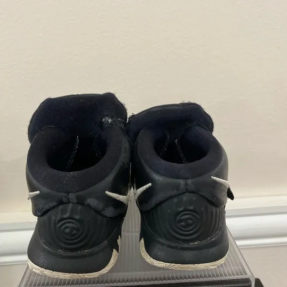 Nike kyrie shoes baby