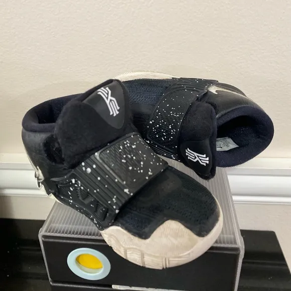 Nike kyrie shoes baby