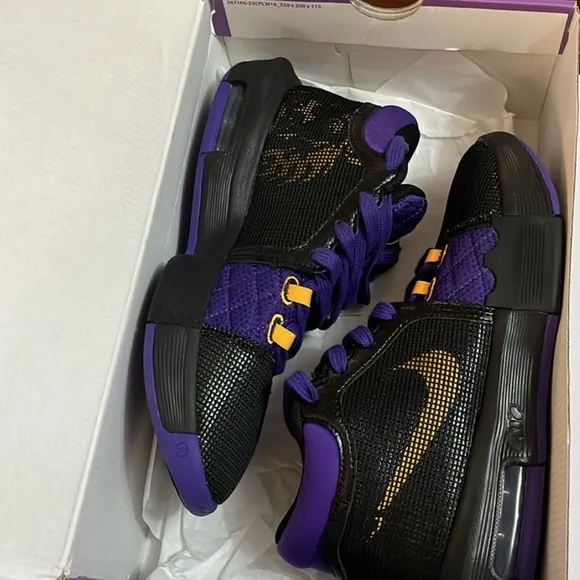 Nike LeBron Witness 8 Basketball Shoes    Sz. 6.0    Black/Gold/Purple