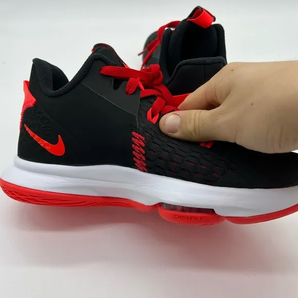 Nike Lebron Witness V Men's Shoes Black Red CQ9380 005 brand new no box bred