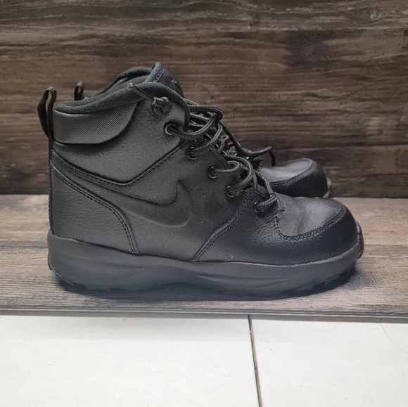 Nike Manoa LTR Boots  Shoes BQ5372-001 Black Big Kids Size 4Y EUC