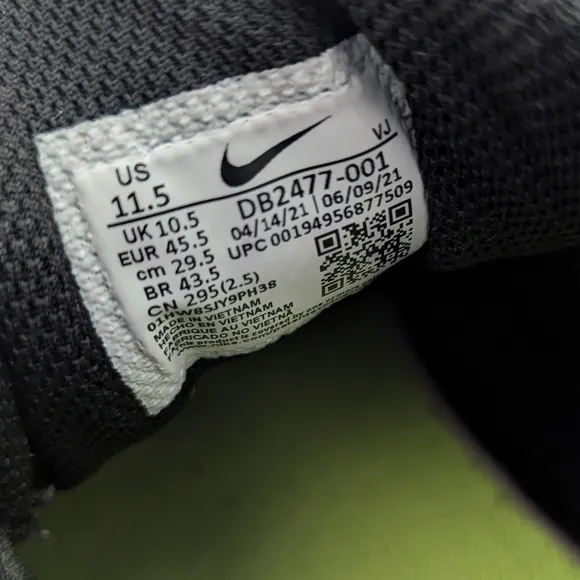 Nike Man's Crater Impact Shoes Black Iron Gray White Green Sizes 11.5