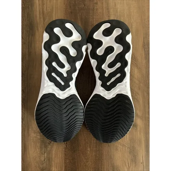 Nike React Phantom Run Flyknit 2 Black White Oreo Men's Size 10 Shoes CJ0277-003