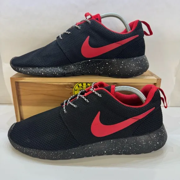 Nike Roshe One Black Red NikeID Shoes 704691-994 Men's Size 10