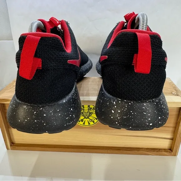Nike Roshe One Black Red NikeID Shoes 704691-994 Men's Size 10
