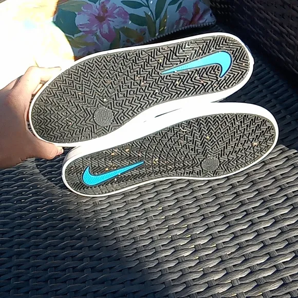 Nike SB check