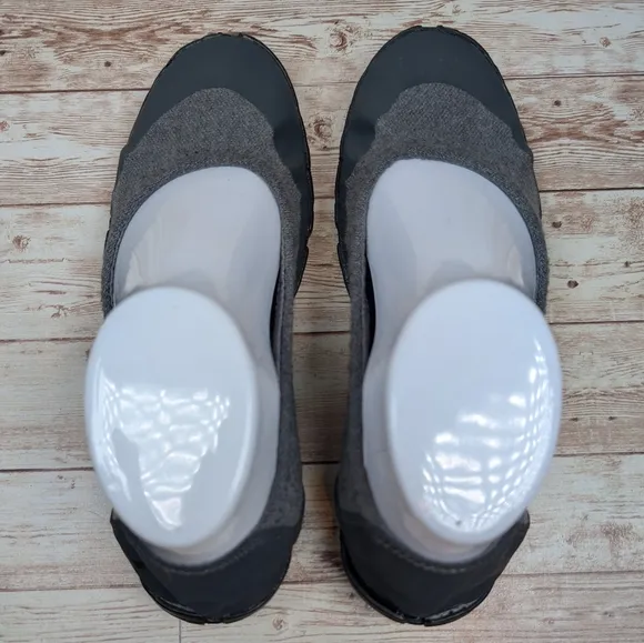 Nike Studio Pack Ballet Flats Yoga Dance Black Slip On Women's Size 7
