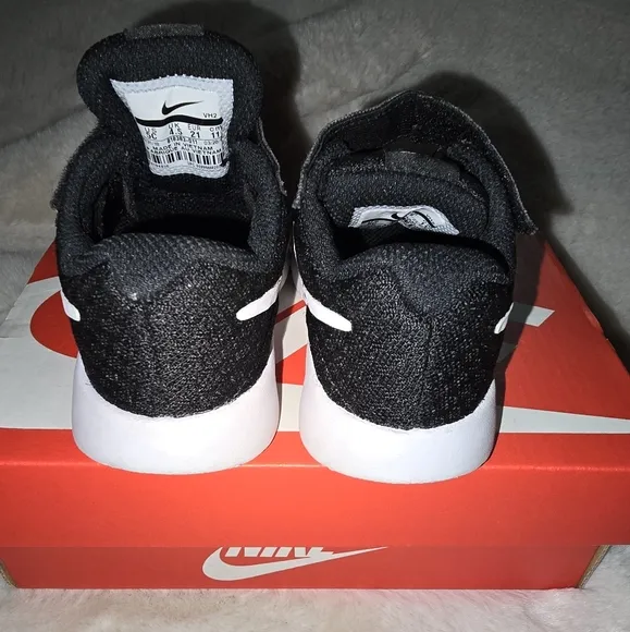 Nike Tanjun (TDV) in box