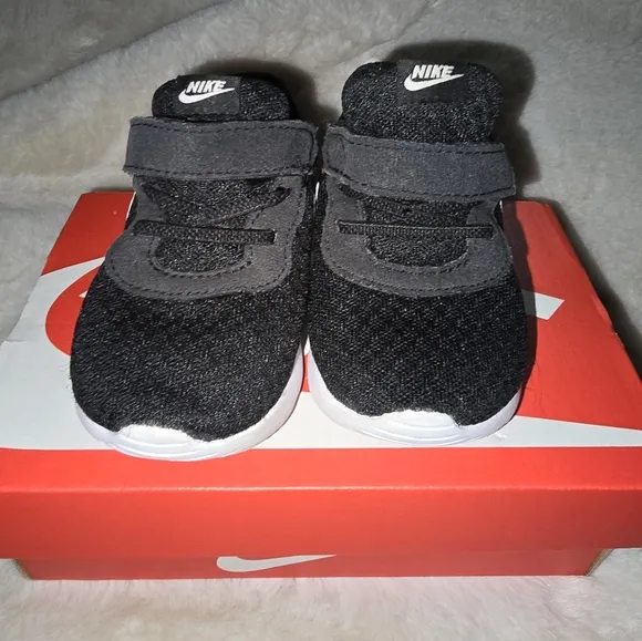 Nike Tanjun (TDV) in box