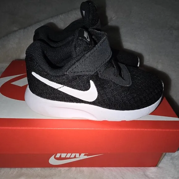 Nike Tanjun (TDV) in box