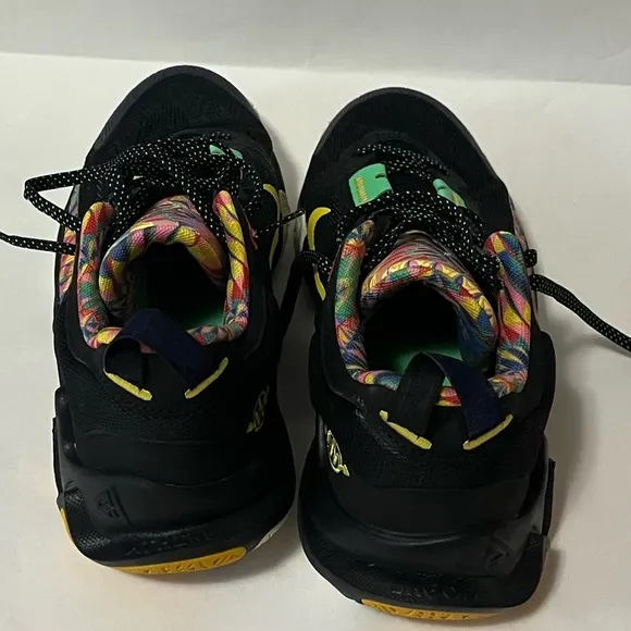 Nike Youth Black Giannis Immortality Basketball Shoes