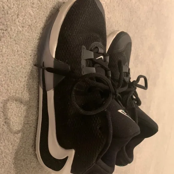 NIKE ZOOM FREAK 1 BLACK WHITE OG BQ5422-001 Youth Basketball Shoes Sz 7