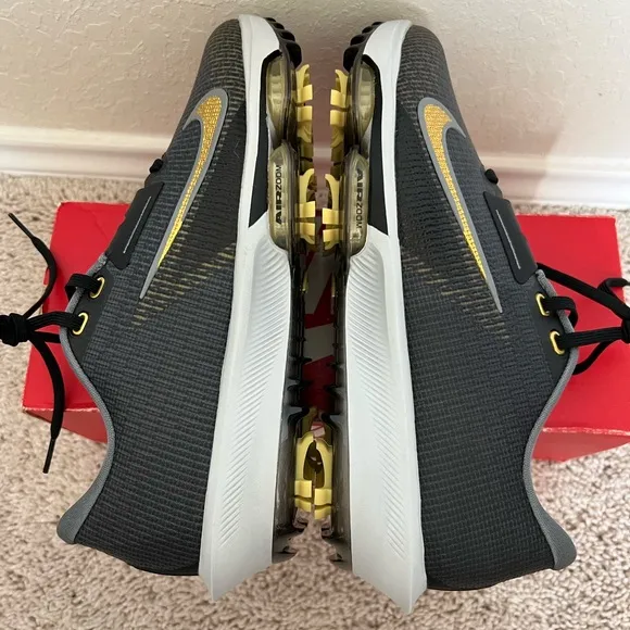 Nike Zoom Infinity Tour 2 Golf Shoes Black Gold