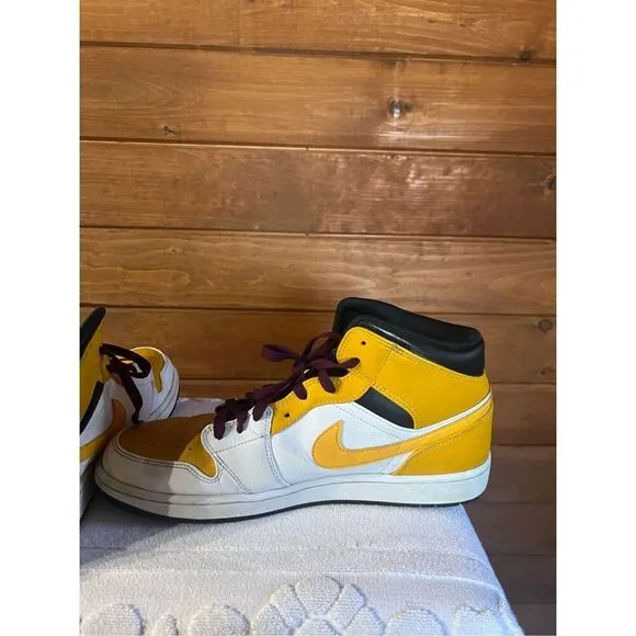 Nike Air Jordan 1 Mid University Gold White Black Men's Shoes Size 13 554724 170
