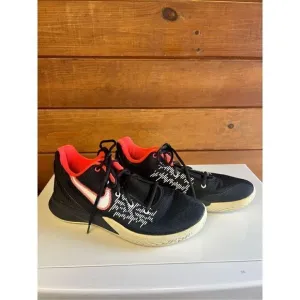 Nike Mens Kyrie Flytrap II Basketball Shoes AO4436-008 Black/White/Crimson Sz 7.