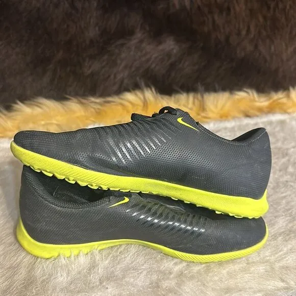 Nike phantom shoes 5.5 (6012)