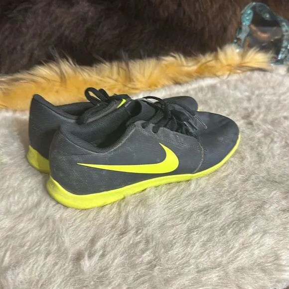 Nike phantom shoes 5.5 (6012)