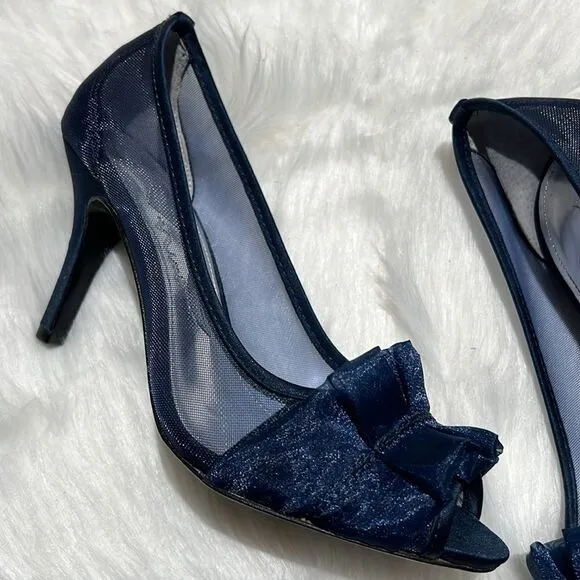 Nina raizel Navy Blue Sheer Ruffled pumps Size 6M.  B78