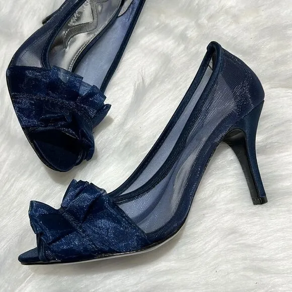 Nina raizel Navy Blue Sheer Ruffled pumps Size 6M.  B78