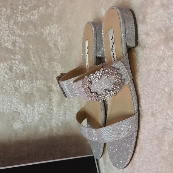 Nina Shavone True Silver Crystal Luna Shine Sandals 7M NWT