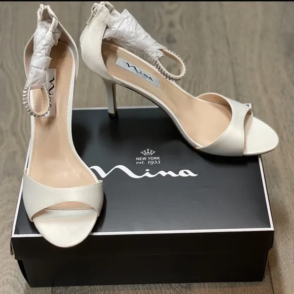 Nina Volanda Dress Sandals - New in Box!