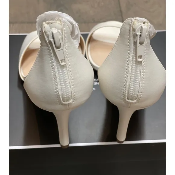 Nina Volanda Dress Sandals - New in Box!