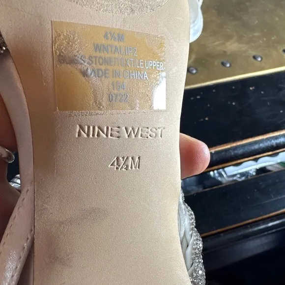 Nine West Womens Heeled Sandals Talip Crystal Straps Stiletto Wedding Cream 4.5
