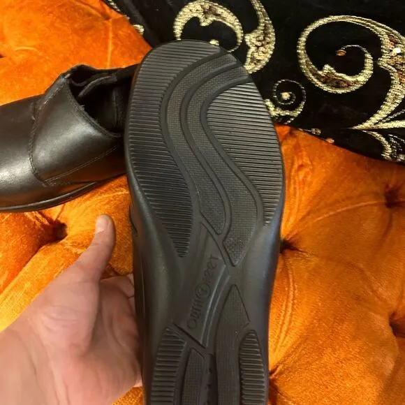 NOBL Ladies Size 7 Black Shoes
