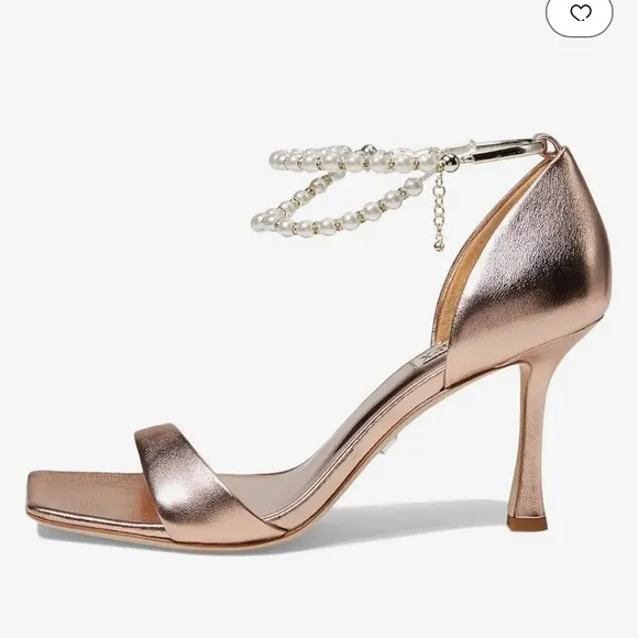 NWB Badgley Mischka Loretta Women's Sandals Color:Champagne heels size 8.5 pearl