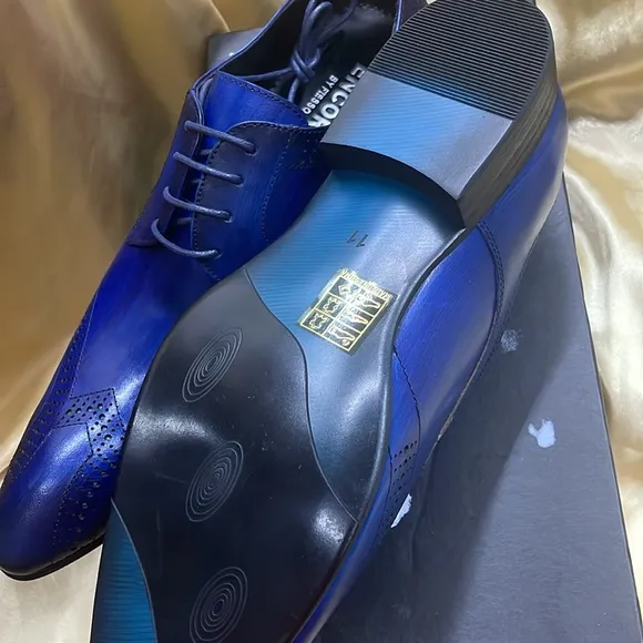 NWB Encore Fiesso blue Leather authentic original dress Shoes Perforation FI6925
