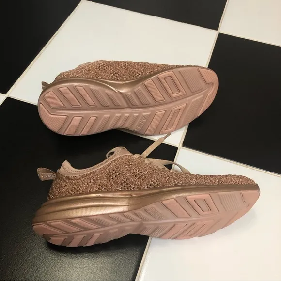 NWOB APL Techloom Phantom Sneakers Rose Gold Glitter Sparkle 7.5 New Without Box