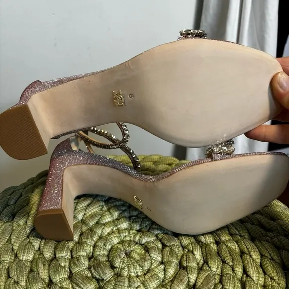 NWOB Badgley Mischka Harriet Open Square Toe Rhinestone Rose Gold Block Heel